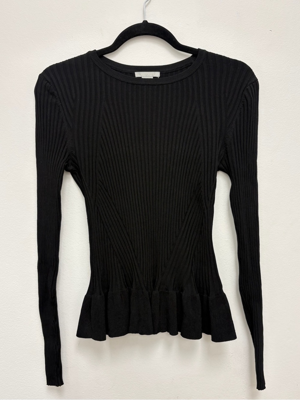 H&M Black Ribbed Long Sleeve Sweater 
Small
